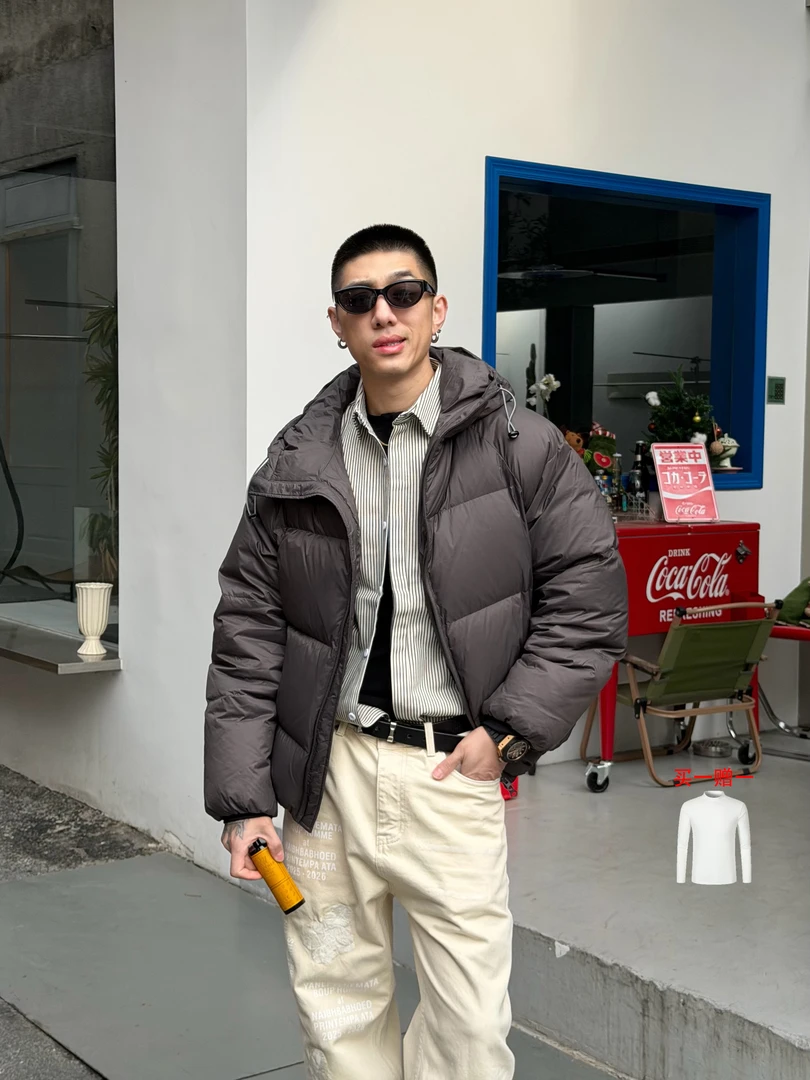 极寒加厚90鹅绒泡芙黑色加厚面包羽绒服时尚连帽男女同款羽绒服