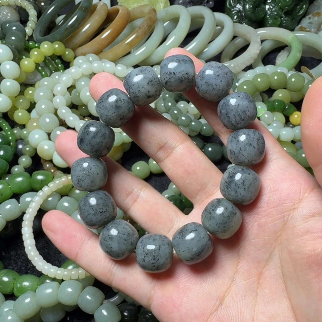 和田玉未镶嵌手串