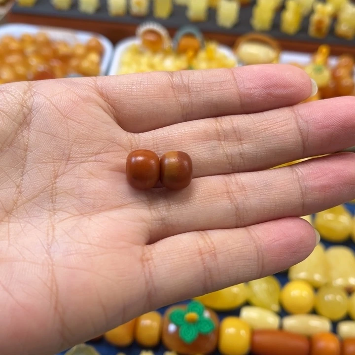 琥珀未镶嵌裸石卡10加老蜡橘皮墩一对