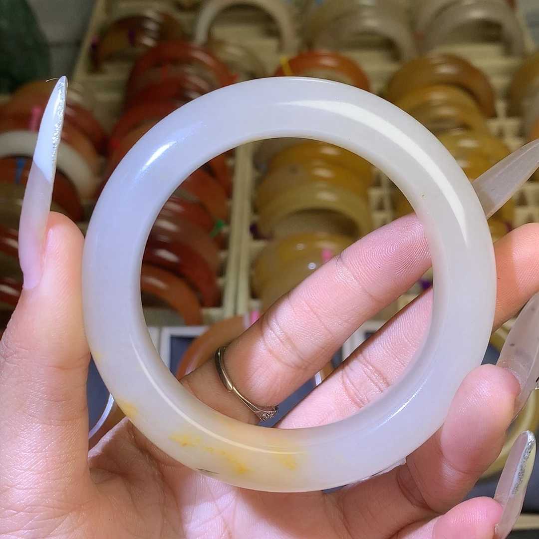 石英质玉未镶嵌手镯