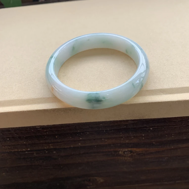 56，冰润细腻飘花手镯3580圈口55.6-11.8-6.9，天然翡翠缅A完美