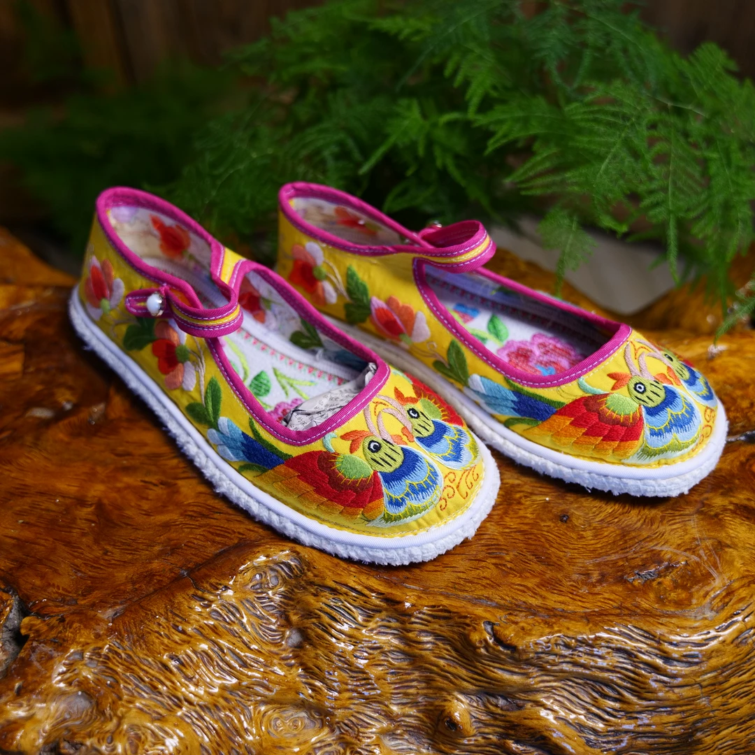 36码黄色斜纹布手工绣花民族风女士布鞋透气千层底（不支持退换）