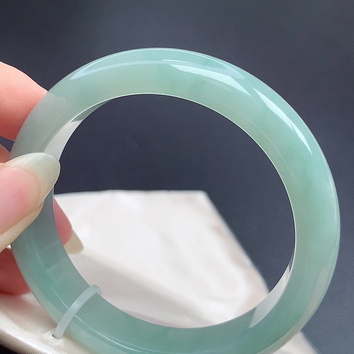 翡翠未镶嵌手镯56圈口