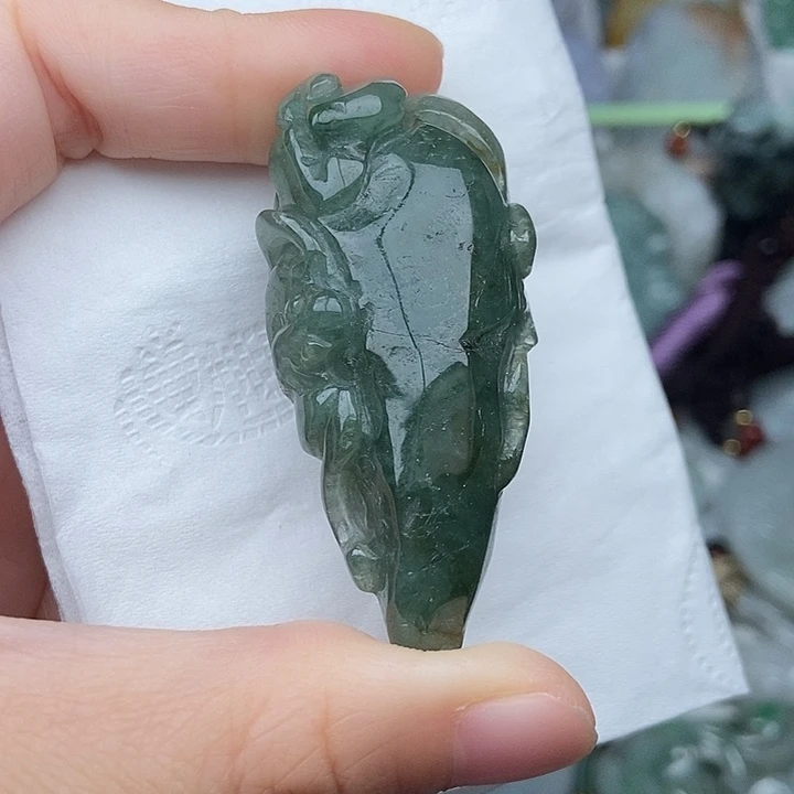 翡翠未镶嵌颈饰翡翠