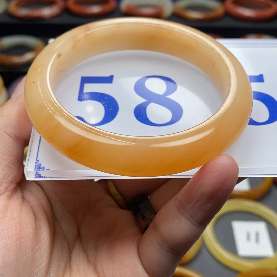 石英质玉（黄龙玉）手镯未镶嵌