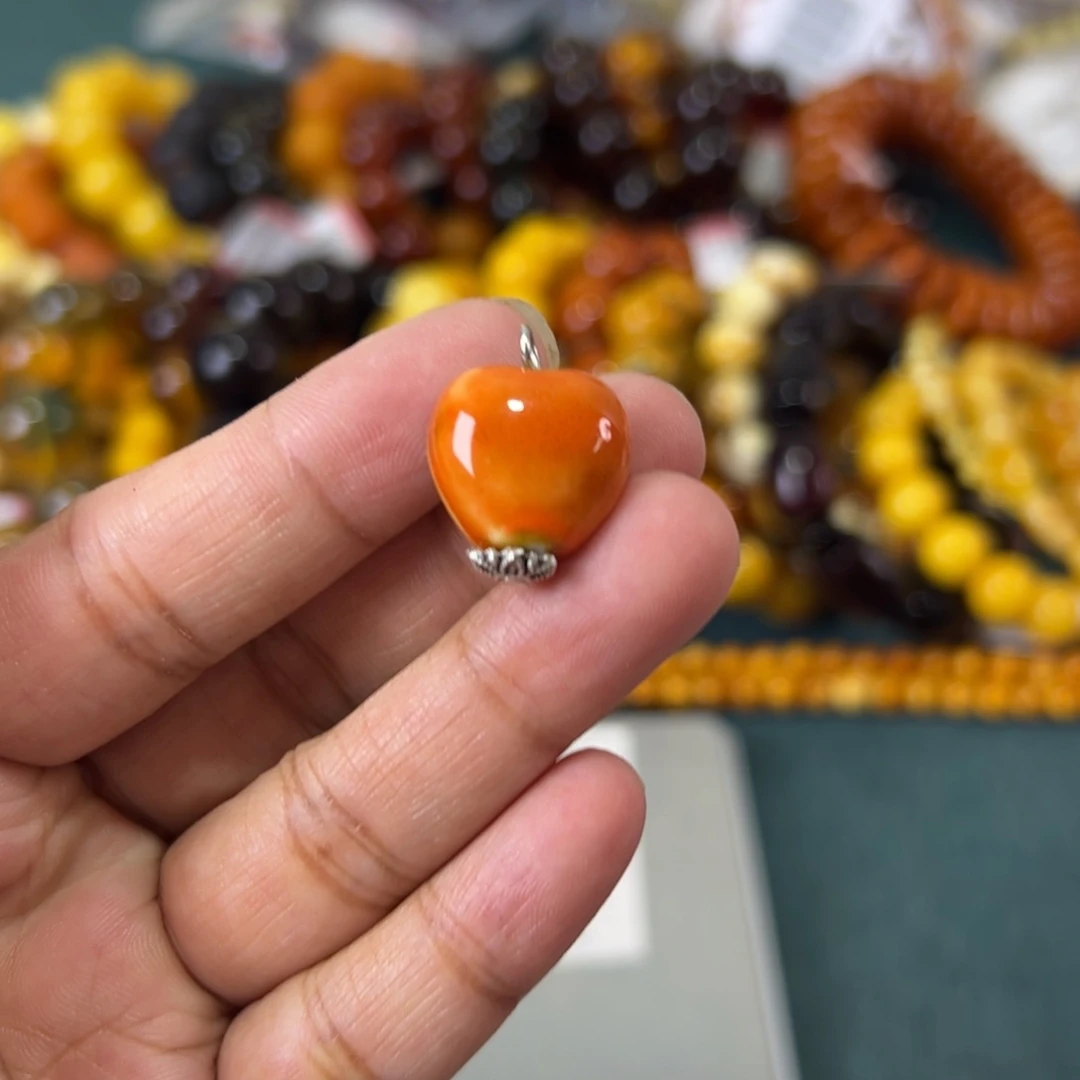 未镶嵌琥珀珠宝奇石935