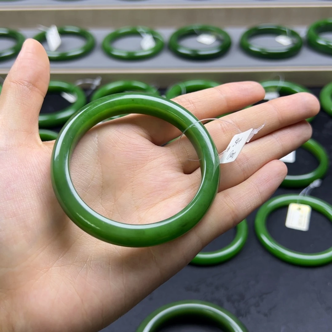 和田玉（碧玉）未镶嵌手镯