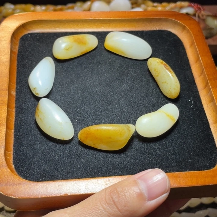 和田玉未镶嵌手链