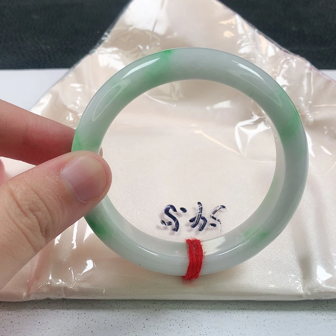 未镶嵌手镯翡翠357