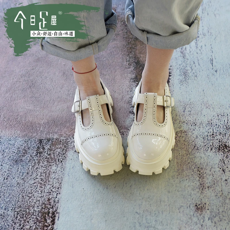 巨无霸超轻玛丽珍松糕鞋女新设计真皮扣带发泡底舒适女鞋211006