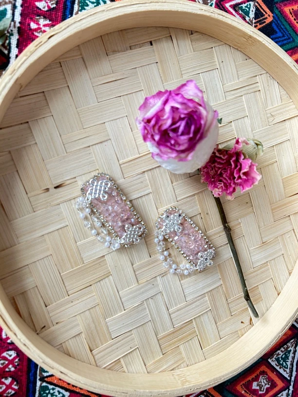 蒙元素超闪发夹可爱BB夹头饰（一对）