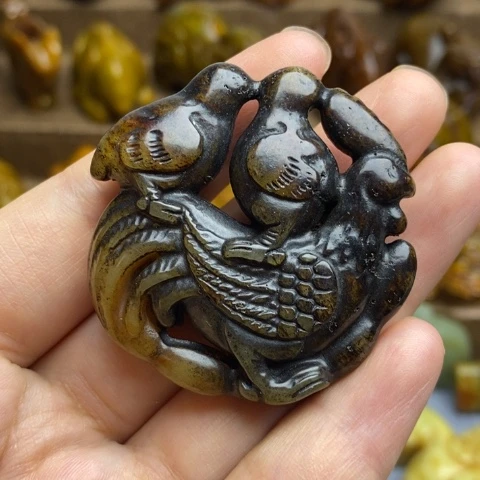 蛇纹石玉未镶嵌颈饰12