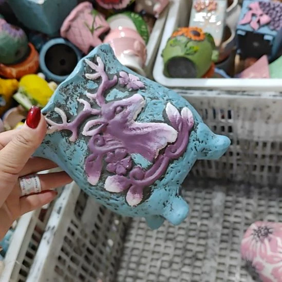 当场拍满15元发货不凑不发，花盆盆口不方不圆有针孔黑点是正常的，