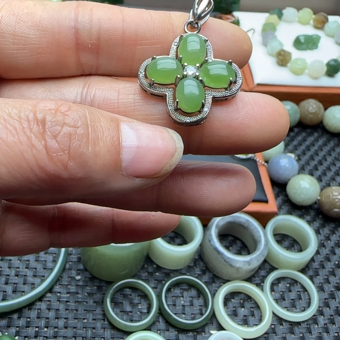 和田玉（糖玉）银S925镶嵌颈饰