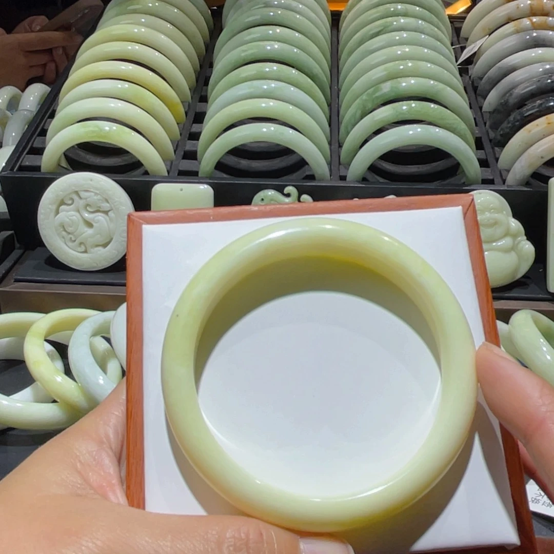 未镶嵌手镯蓝田玉（蛇纹石化大理石玉）