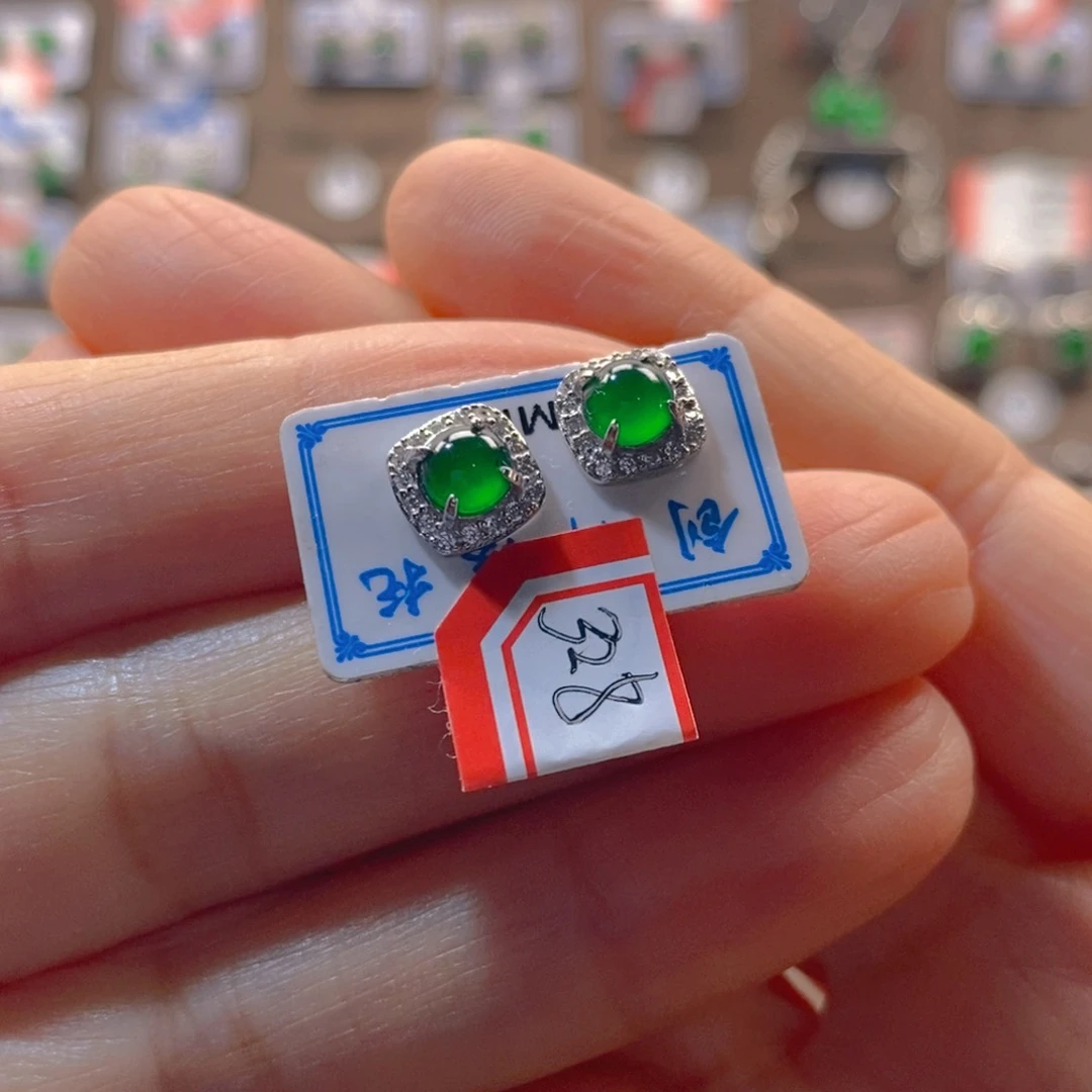 颈饰银S925镶嵌翡翠一**好翡翠耳钉