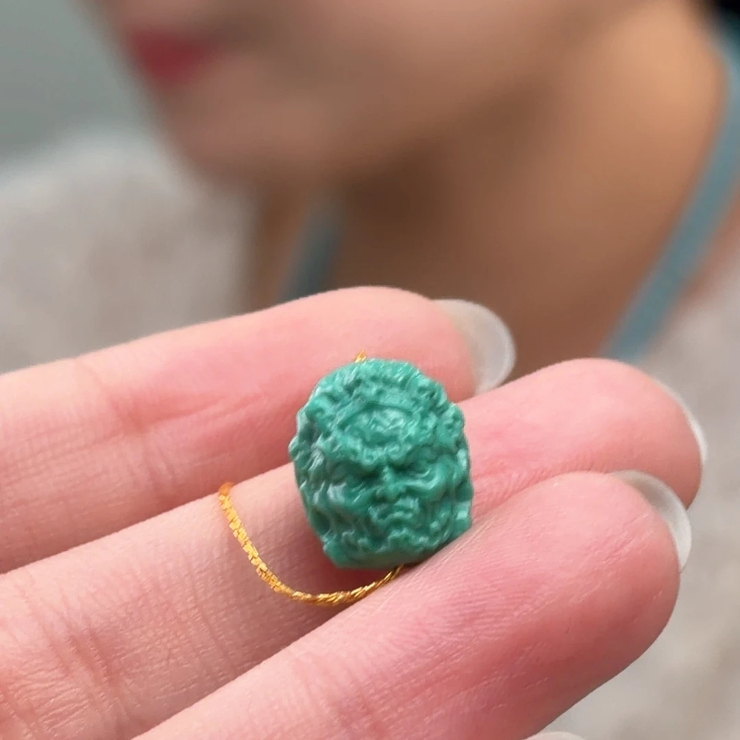 绿松石未镶嵌颈饰