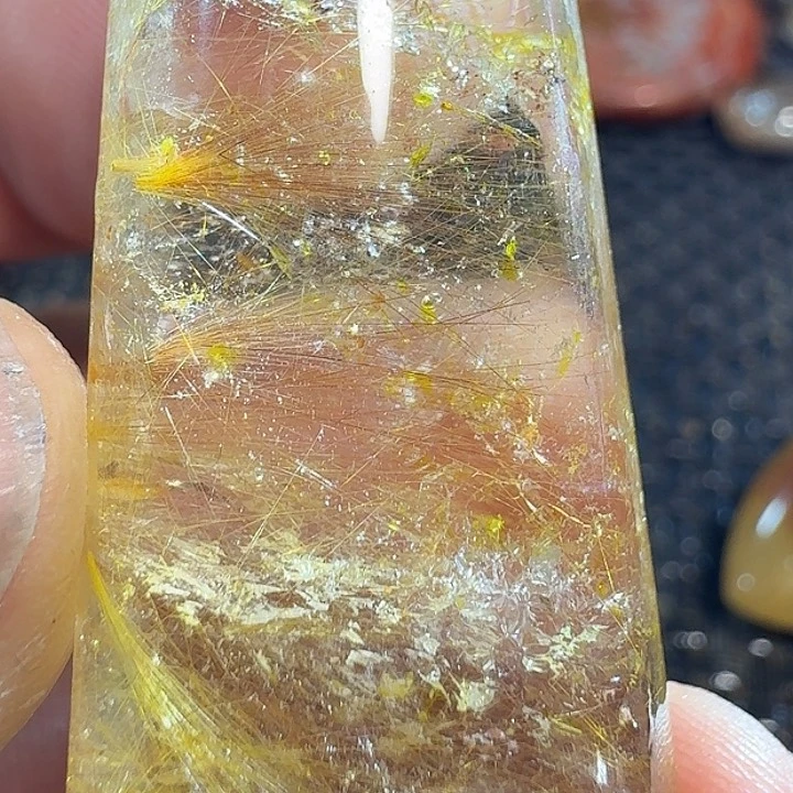 减***尔未镶嵌颈饰水晶我