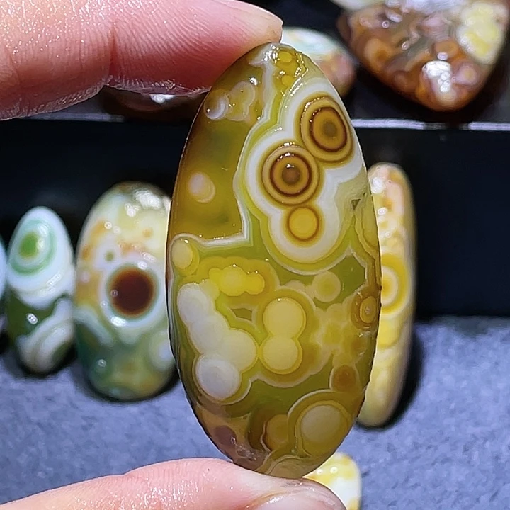 玛瑙/玉髓未镶嵌珠宝奇石