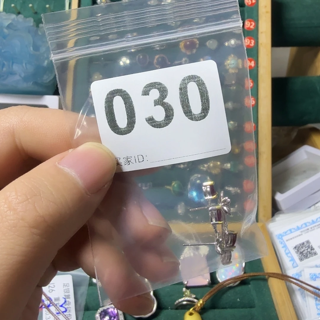 晚***情银S925镶嵌耳饰红宝石