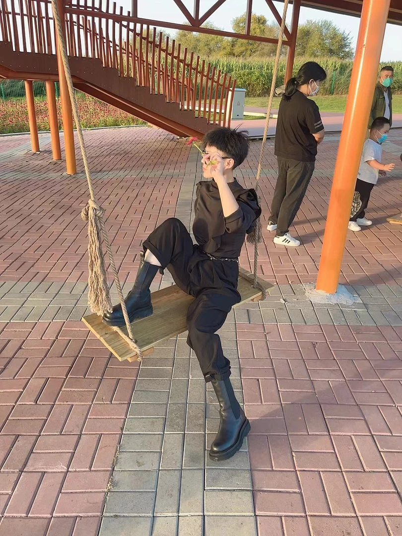 金品女装时尚；塑造每一位优雅女神黑色套装秋冬长袖宽松网红显瘦