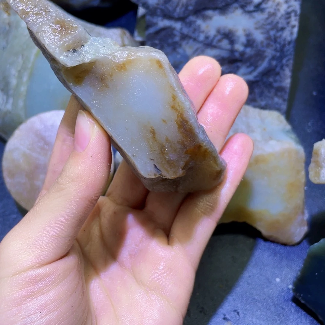 和田玉未镶嵌珠宝半成品