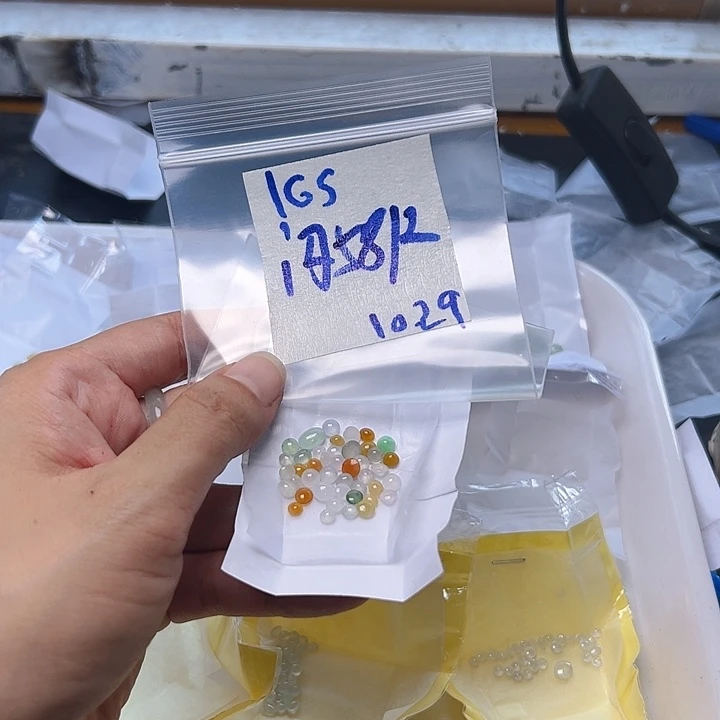 未镶嵌定制翡翠不