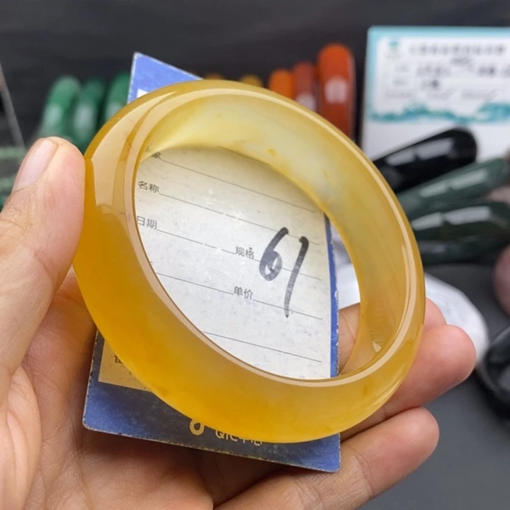未镶嵌手镯石英质玉