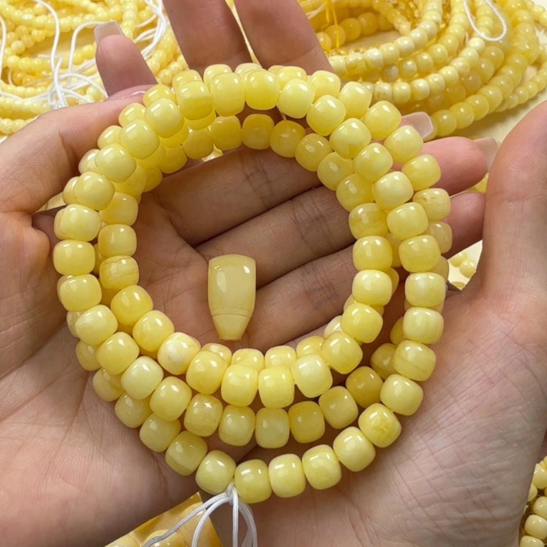 做***，琥珀未镶嵌颈饰琥珀蜜蜡