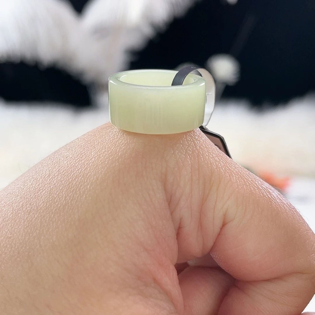 和田玉未镶嵌戒指l92。黄绿圆切。15.3。不退换