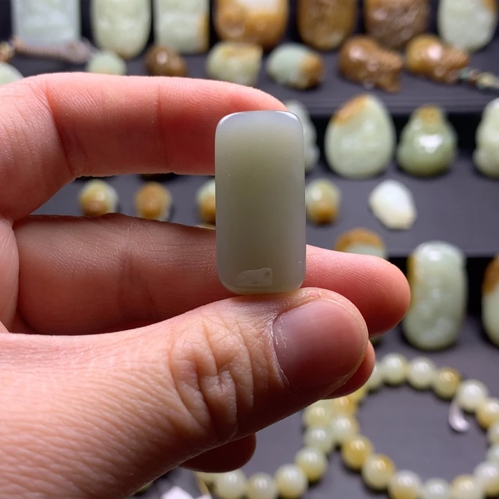 和田玉（糖玉）未镶嵌颈饰