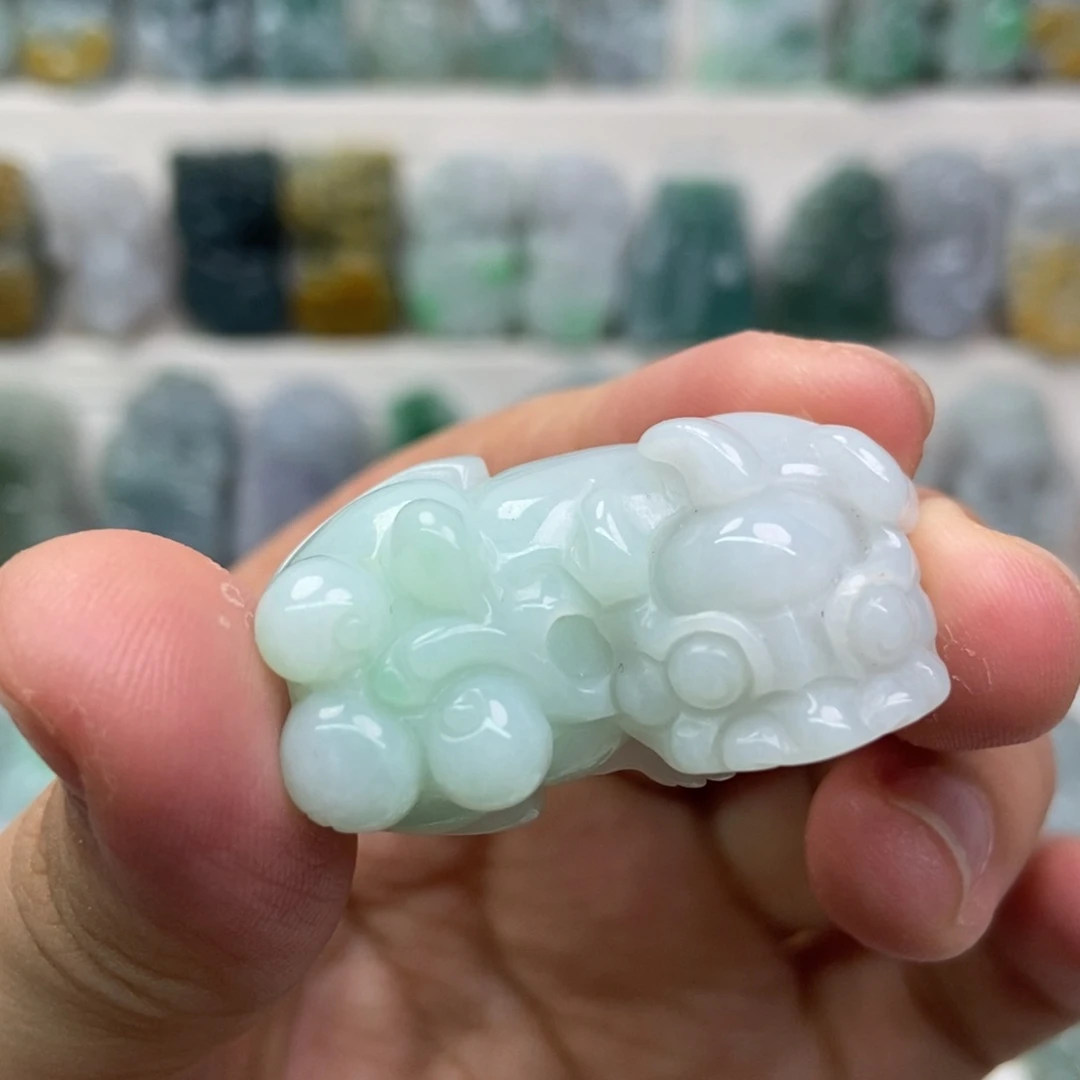 翡翠未镶嵌吊坠(赠链)
