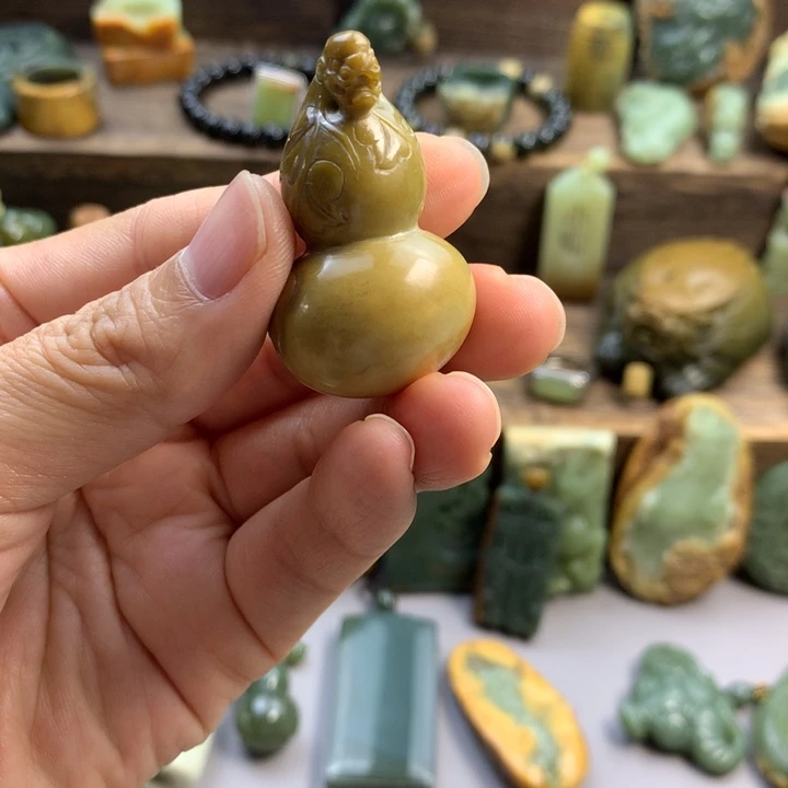 未镶嵌岫岩河磨玉（透闪石质玉）珠宝奇石