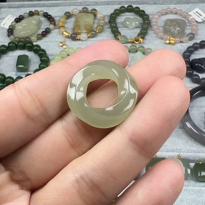 和田玉未镶嵌珠宝半成品