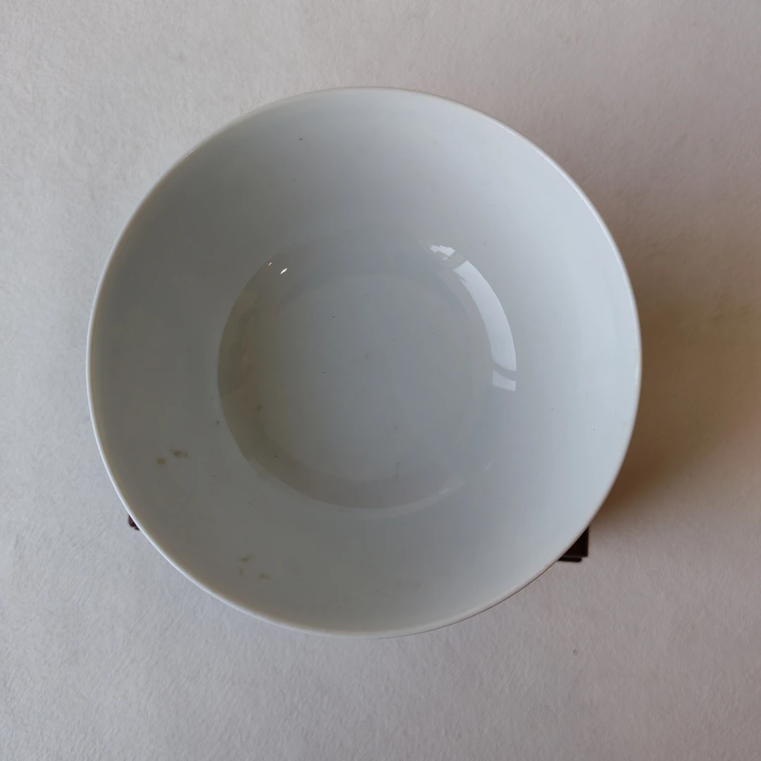 青花加粉彩团文花卉纹碗