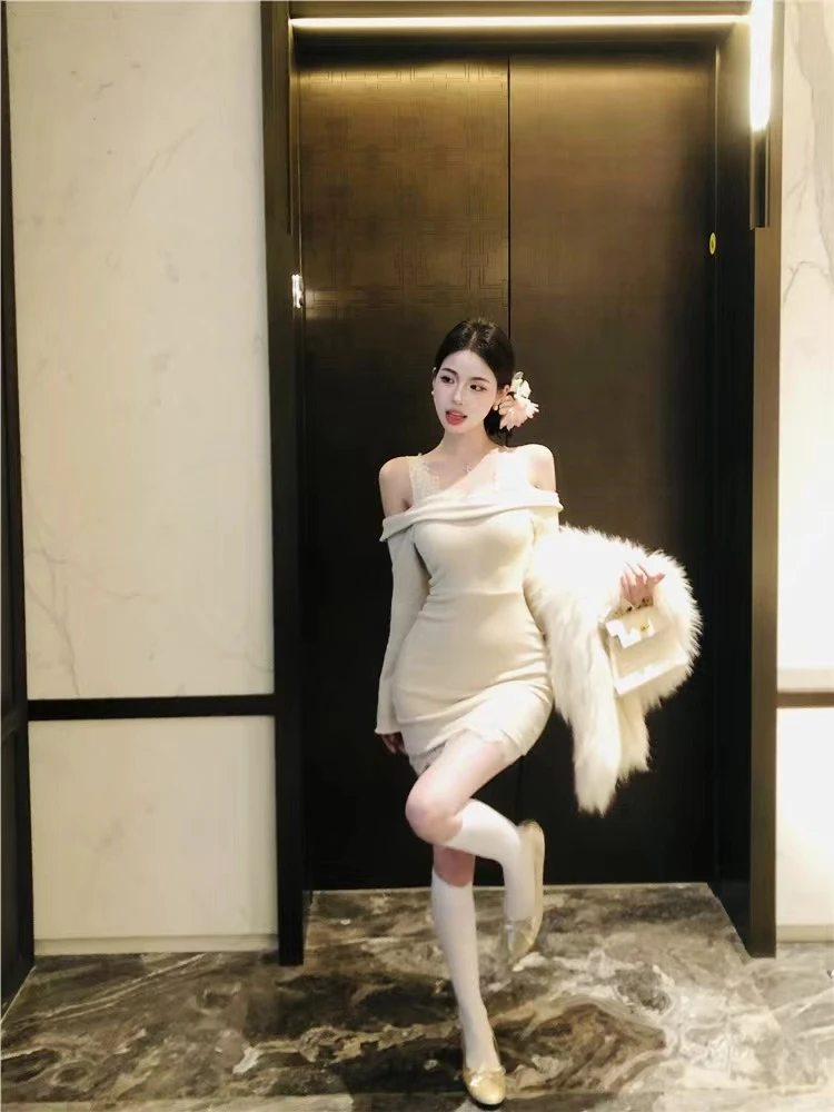 Hello熙熙【圣诞椰椰】假两件露肩长袖冬季新蕾丝拼接包臀打底裙982