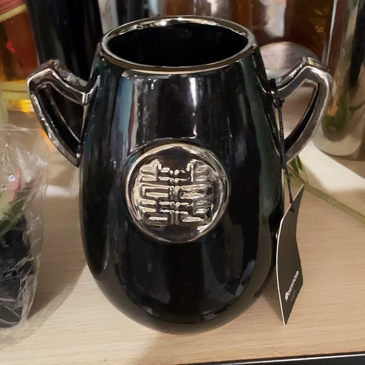 陶瓷花瓶部分（微瑕）