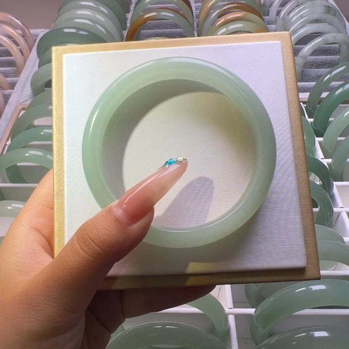 东陵石未镶嵌手镯58.6圈口