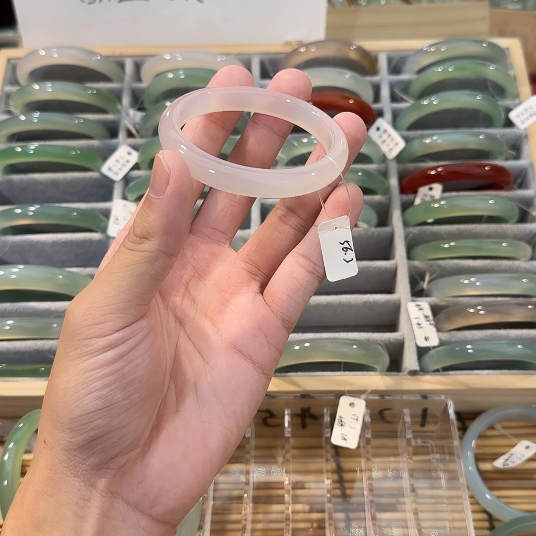玛瑙/玉髓手镯未镶嵌圈口56.3