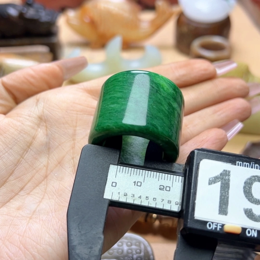 【闪购商品】蛇纹石玉颈饰未镶嵌