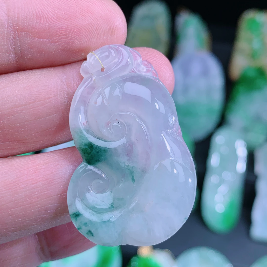 天然A货冰糯飘蓝花翡翠如意 货号:A51038 尺寸:41.5-25.8-5.6mm