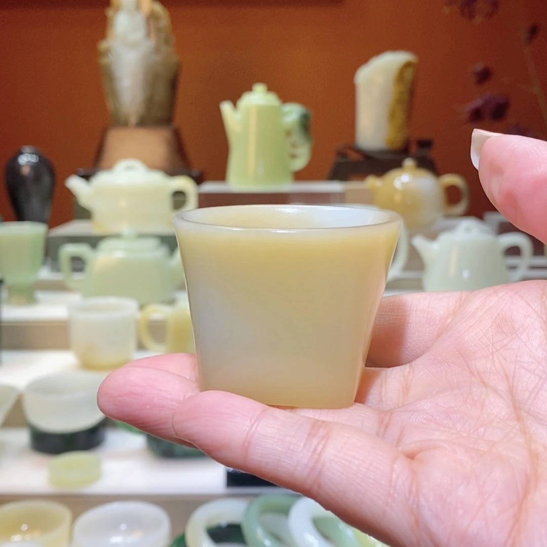 未镶嵌和田玉把件钧和田玉且末糖白天圆地方杯