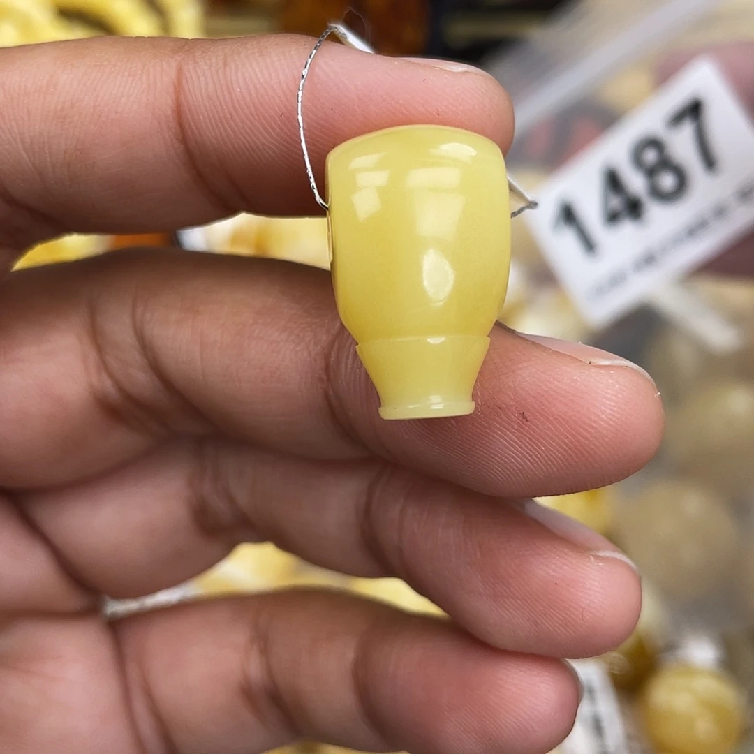 蜜蜡未镶嵌珠宝奇石13.6x22.4