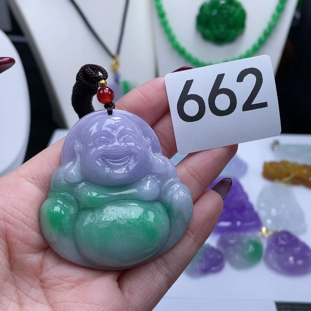 翡翠吊坠(赠链)未镶嵌