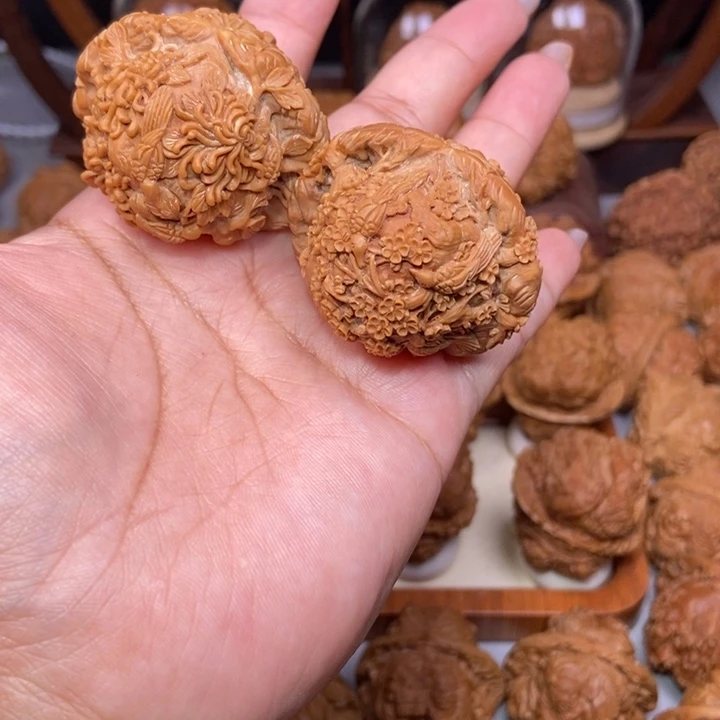 随***缘白狮子雕刻梅兰竹菊