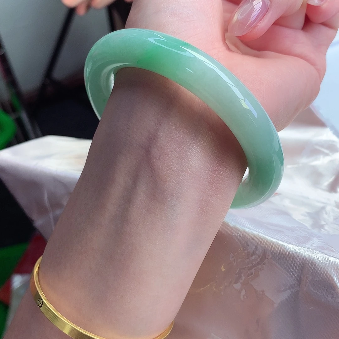 翡翠手镯未镶嵌天然A货翡翠58/59飘金丝阳绿完美镯