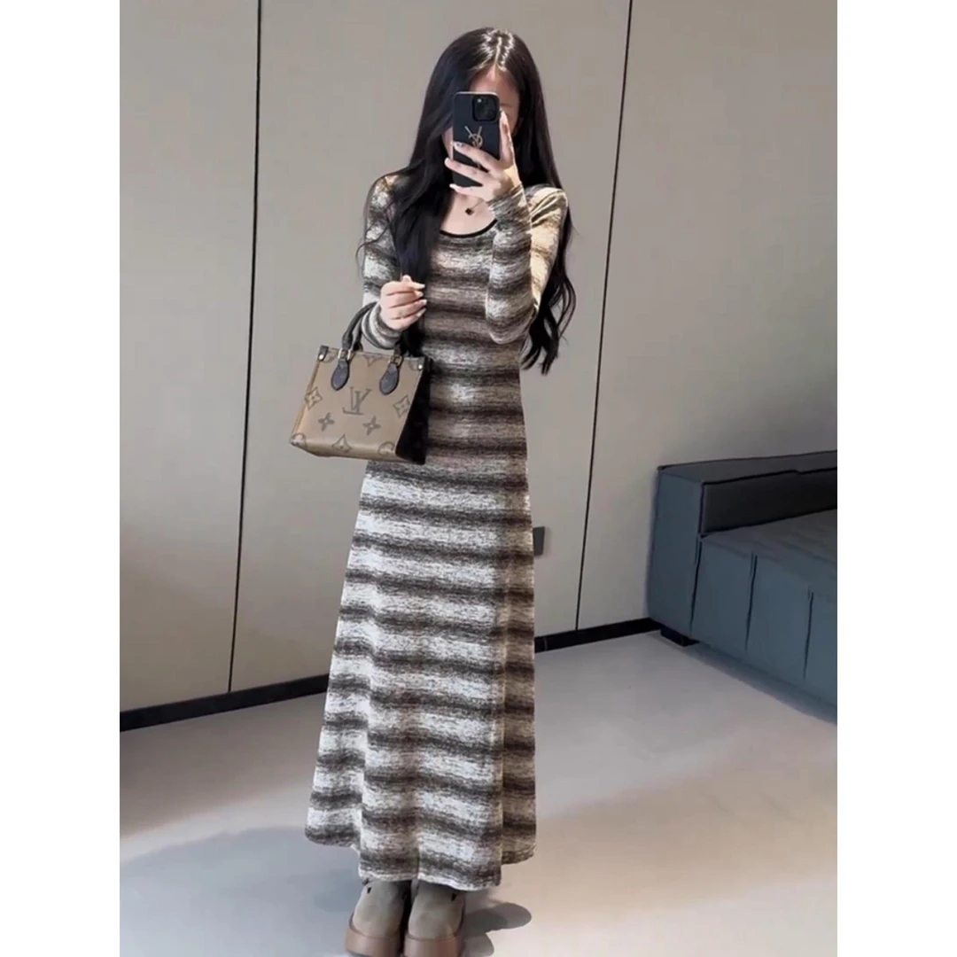 法式复古条纹针织连衣裙女2025春秋新款修身显瘦内搭打底包臀长裙
