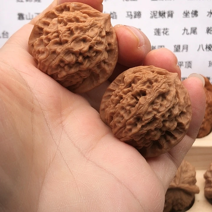 把件文玩核桃蟠龙纹，老款狮子头，边36