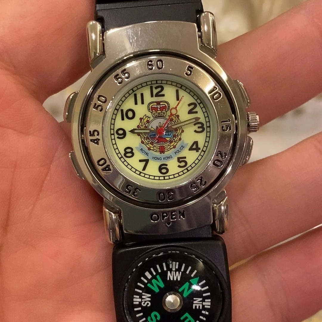 胶带回归纪念腕表