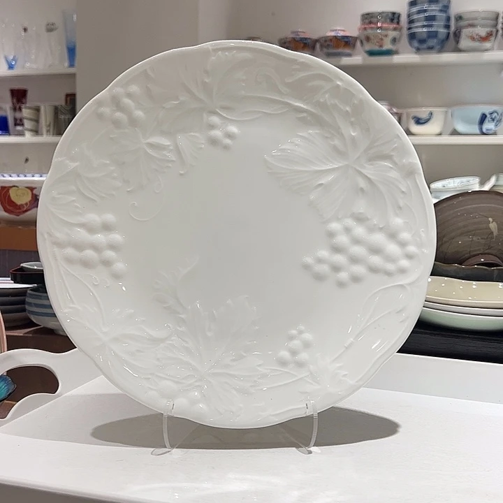 露***味瓷立体浮雕花花大盘子超美